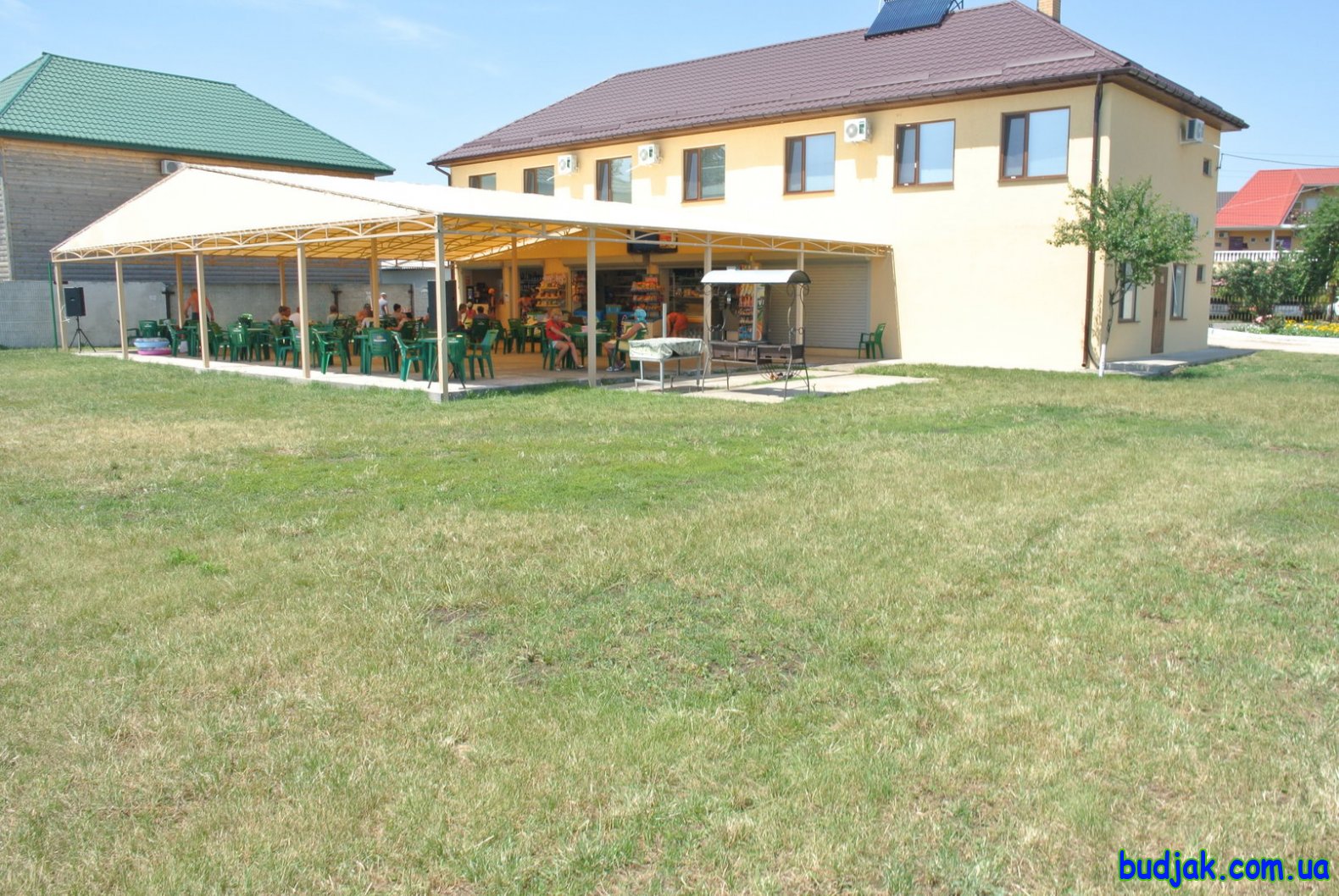 Территория и общие фото. База отдыха «Плай». Курорт Рассейка. Фото № 0507. 2017 год